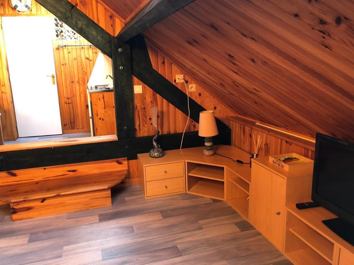 Appartement F1 Mansarde A 100M De La Plage, Proche De Arromanches Et Des Plages Du Debarquement Saint-Côme-de-Fresné Eksteriør billede